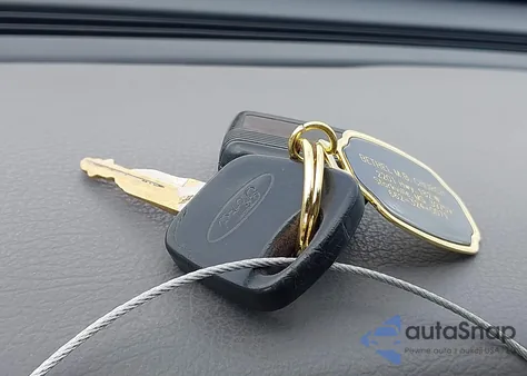 2001 Ford Crown Victoria from USA, damaged, VIN 2FAFP73WX1X102509